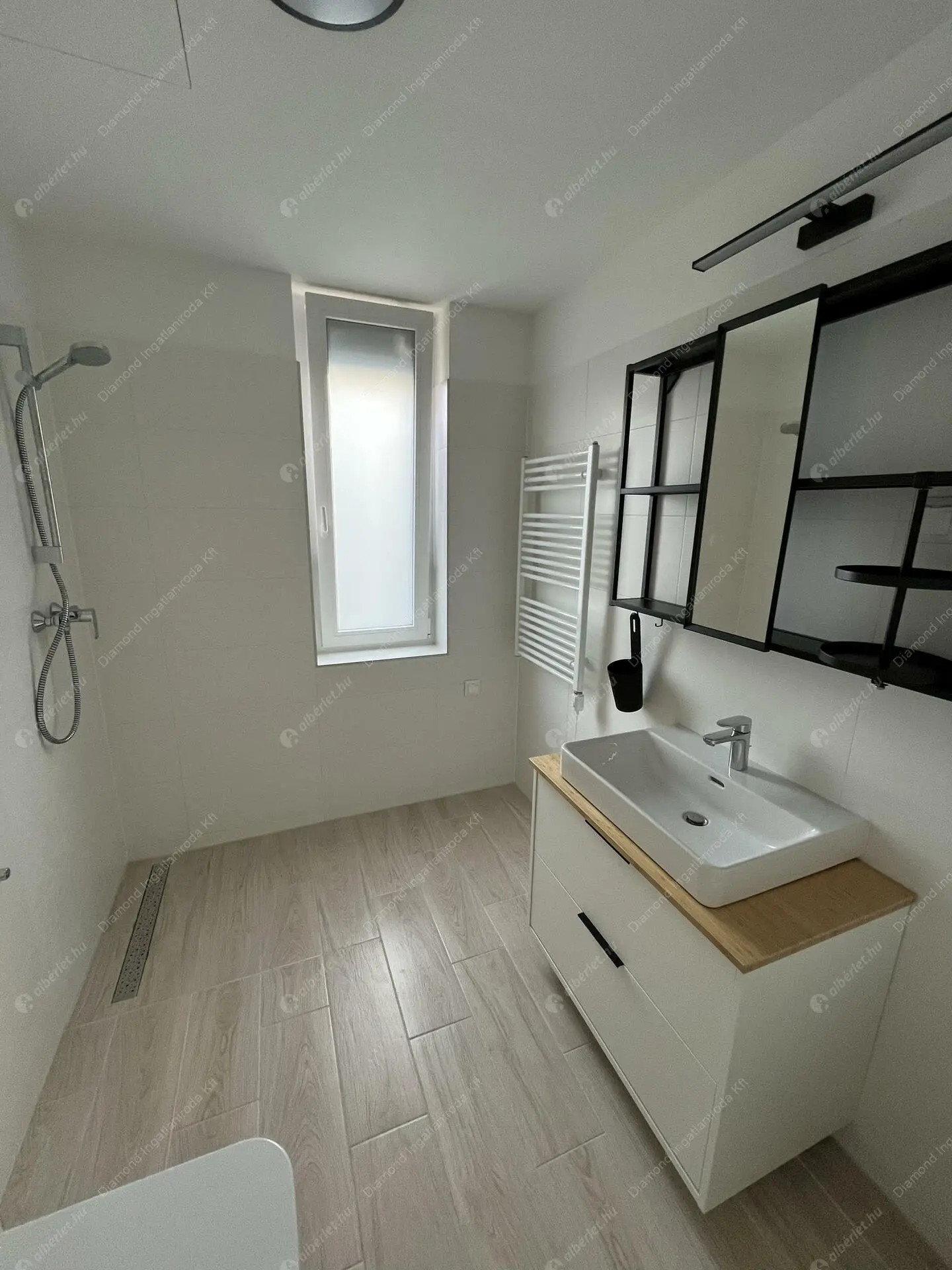 Kiadó albérlet 270000 Ft/hó áron: Budapest, XIII. kerület  Úszódaru utca. Mérete: 31 nm, 1 szobás | Alberlet.hu - 6496134