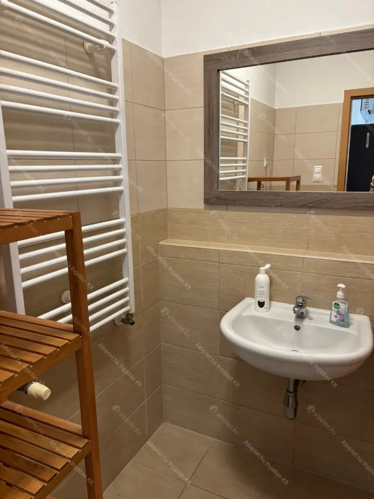 Kiadó albérlet 380000 Ft/hó áron: Budapest, XIII. kerület  Úszódaru utca. Mérete: 58 nm, 2 szobás | Alberlet.hu - 6662889