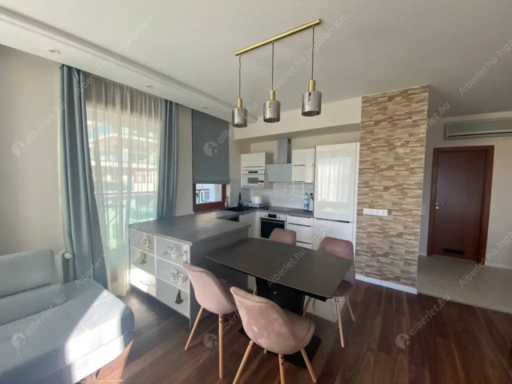 Kiadó albérlet 900000 Ft/hó áron: Budapest, XIII. kerület  Úszódaru utca. Mérete: 95 nm, 3 szobás | Alberlet.hu - 6576313