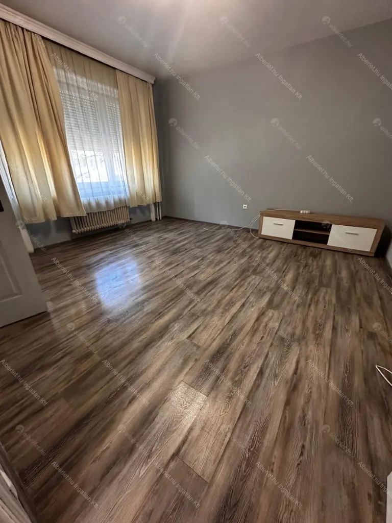 Kiadó albérlet 250000 Ft/hó áron: Budapest, XIII. kerület  Váci út. Mérete: 39 nm, 1 szobás | Alberlet.hu - 6688365