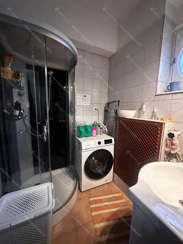 Kiadó albérlet 250000 Ft/hó áron: Budapest, XIII. kerület  Váci út. Mérete: 39 nm, 1 szobás | Alberlet.hu - 6690445