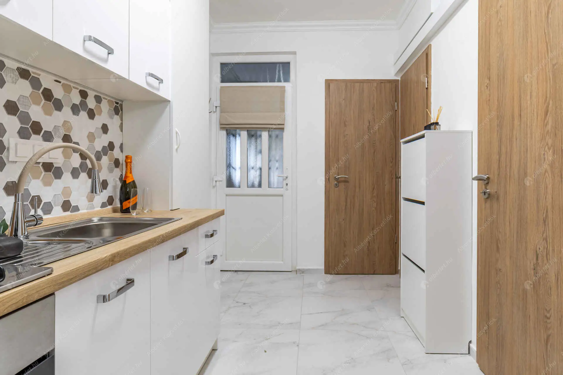 Kiadó albérlet 250000 Ft/hó áron: Budapest, XIII. kerület  Váci út. Mérete: 42 nm, 2 szobás | Alberlet.hu - 6589331