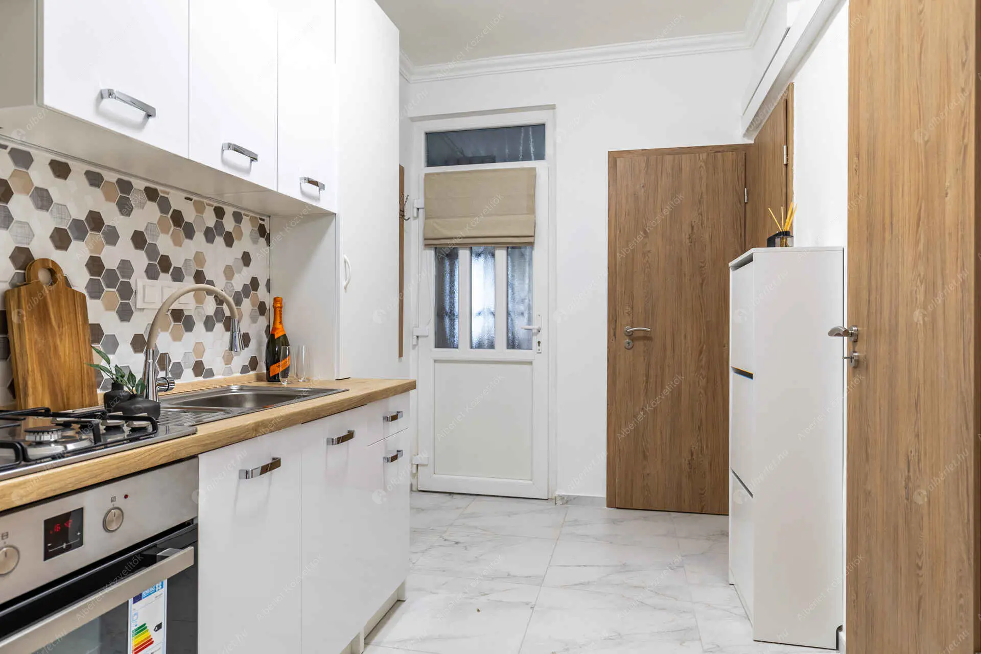 Kiadó albérlet 250000 Ft/hó áron: Budapest, XIII. kerület  Váci út. Mérete: 42 nm, 2 szobás | Alberlet.hu - 6589333