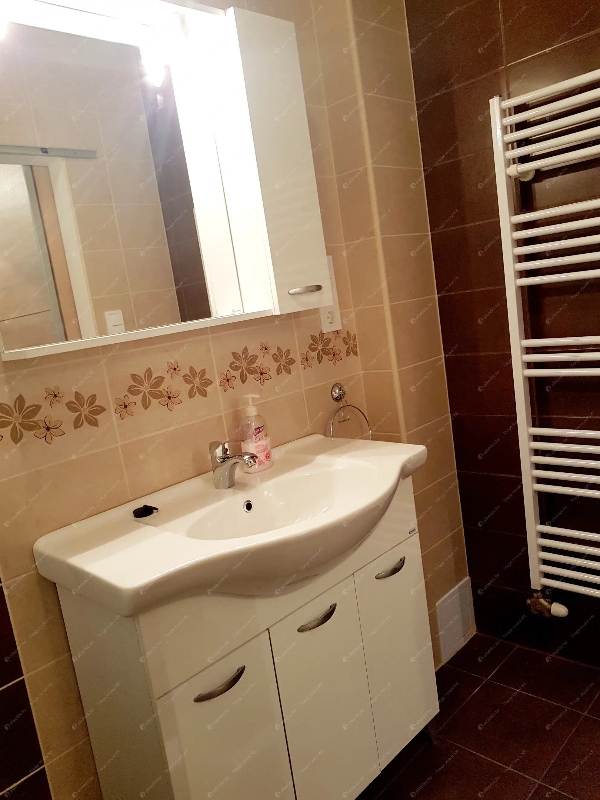 Kiadó albérlet 250000 Ft/hó áron: Budapest, XIII. kerület  Váci út. Mérete: 45 nm, 2 szobás | Alberlet.hu - 6611357