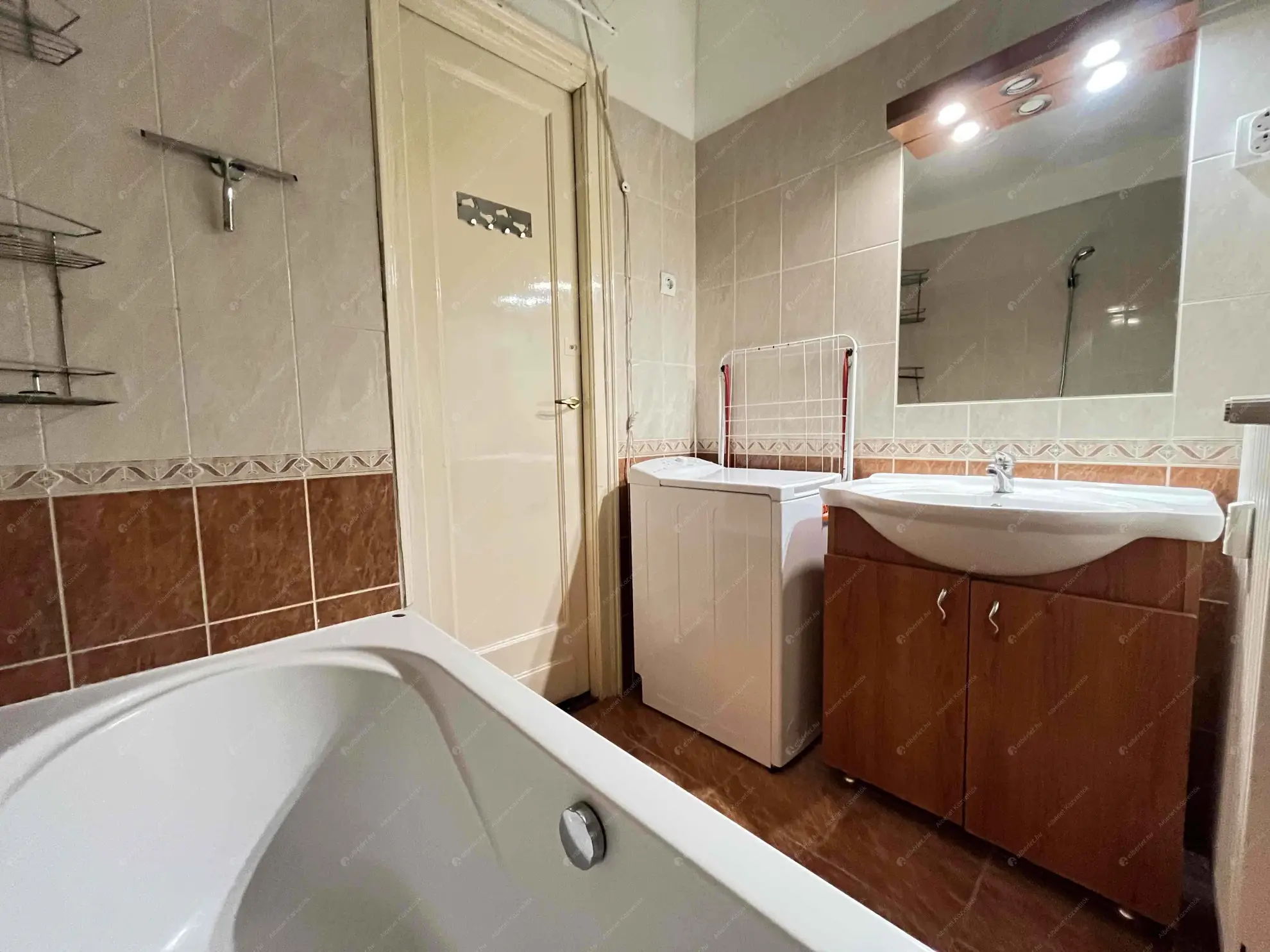 Kiadó albérlet 240000 Ft/hó áron: Budapest, XIII. kerület  Váci út. Mérete: 47 nm, 2 szobás | Alberlet.hu - 6592725