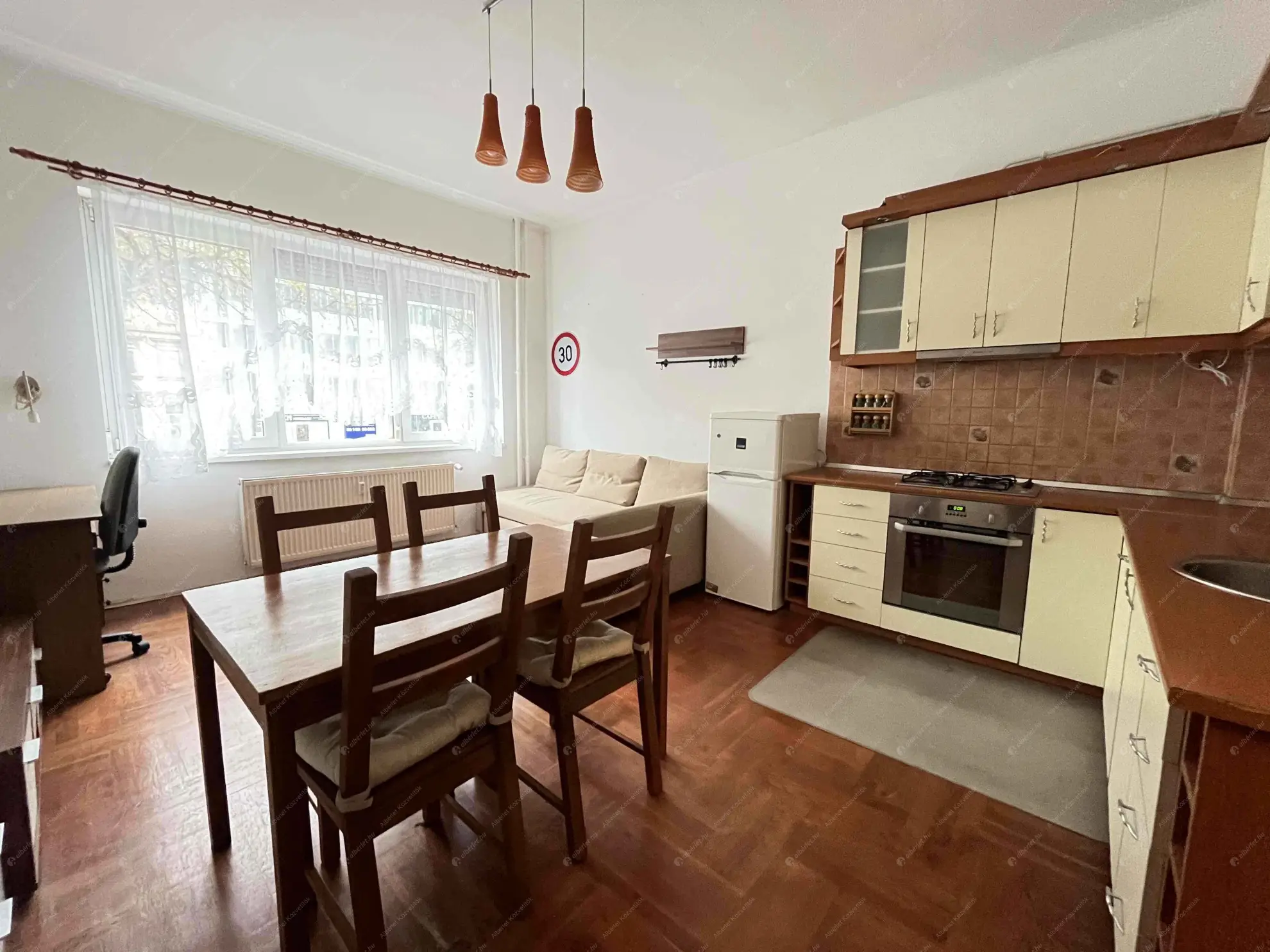 Kiadó albérlet 240000 Ft/hó áron: Budapest, XIII. kerület  Váci út. Mérete: 47 nm, 2 szobás | Alberlet.hu - 6592727