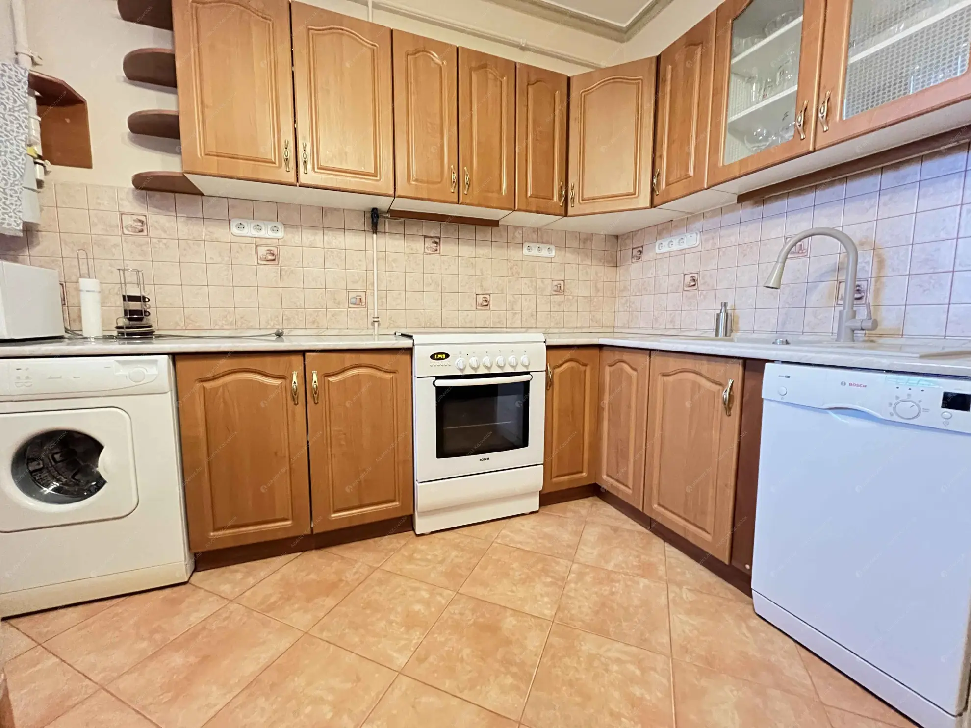 Kiadó albérlet 250000 Ft/hó áron: Budapest, XIII. kerület  Váci út. Mérete: 50 nm, 1 szobás | Alberlet.hu - 6626000