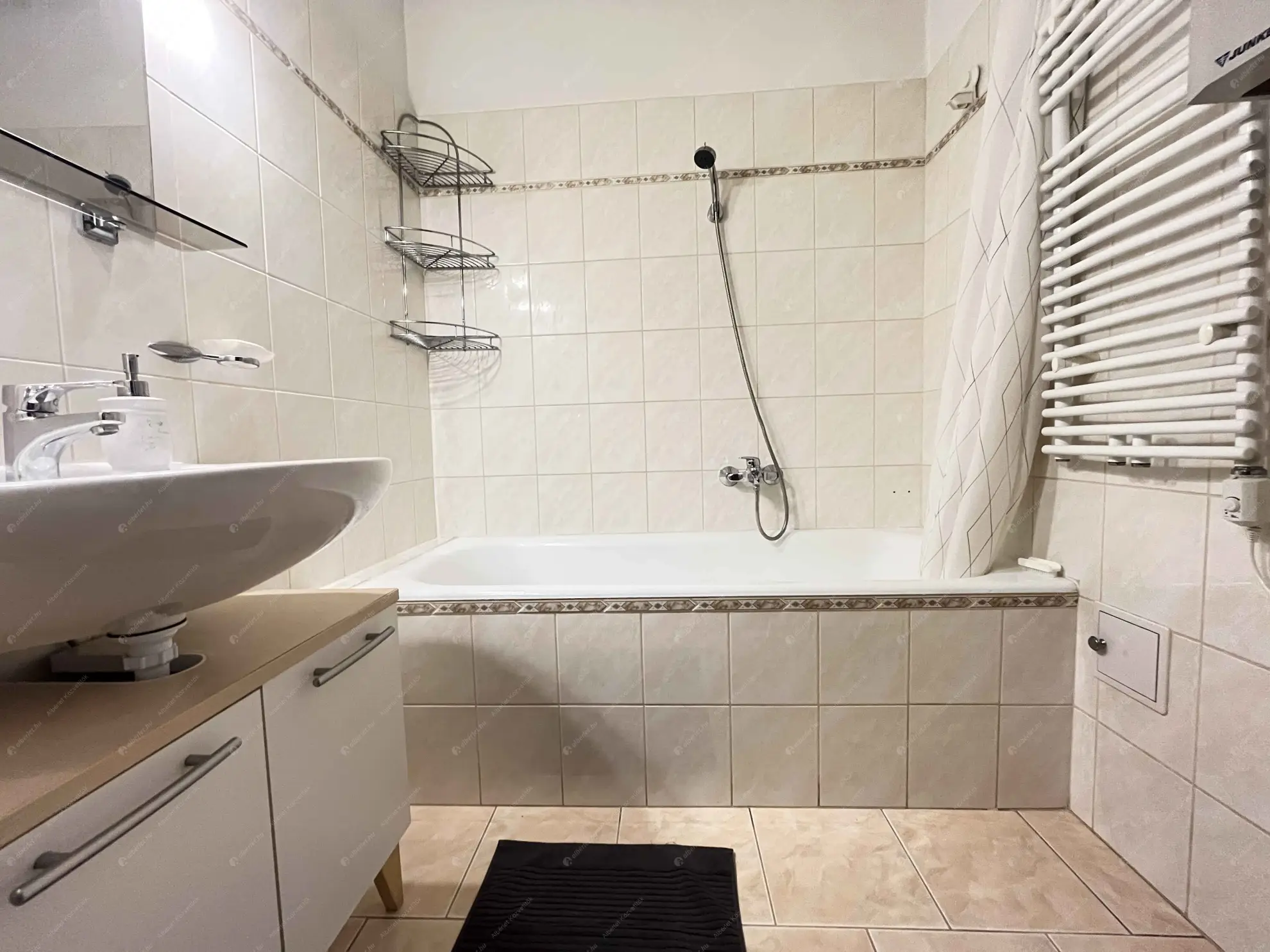 Kiadó albérlet 250000 Ft/hó áron: Budapest, XIII. kerület  Váci út. Mérete: 50 nm, 1 szobás | Alberlet.hu - 6626003