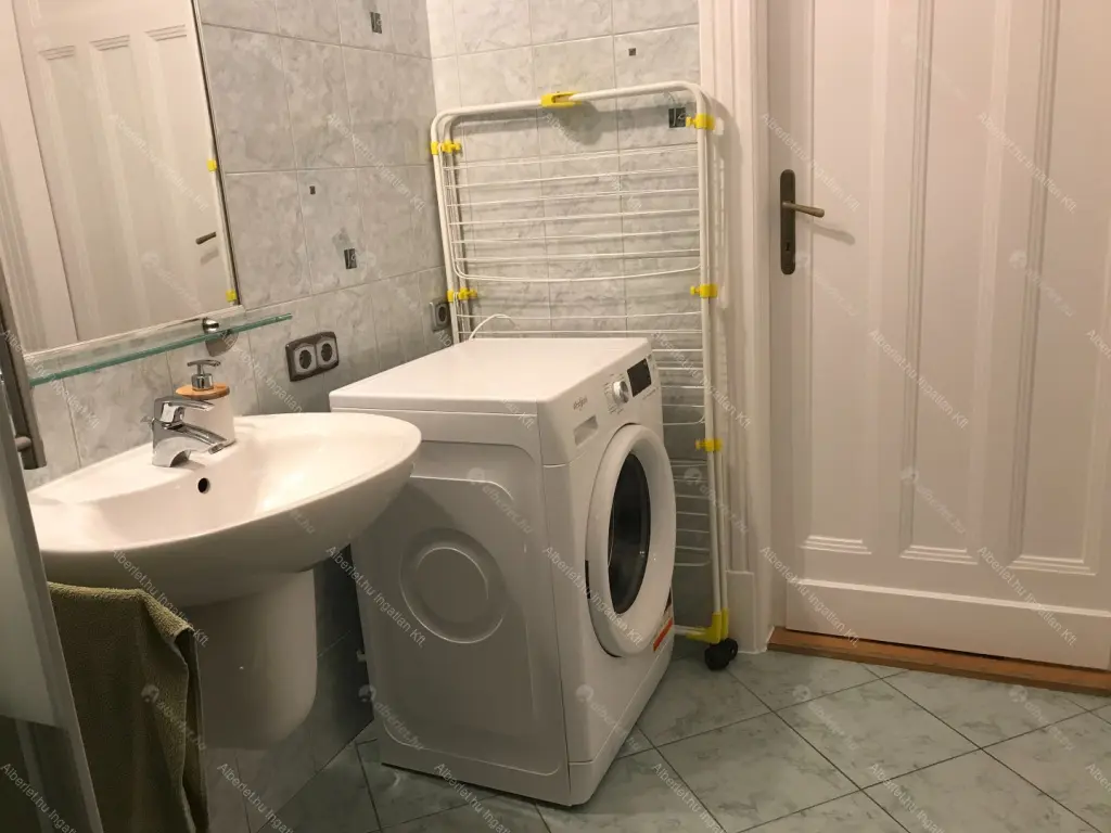 Kiadó albérlet 225000 Ft/hó áron: Budapest, XIII. kerület  Váci út. Mérete: 50 nm, 1 szobás | Alberlet.hu - 6700798