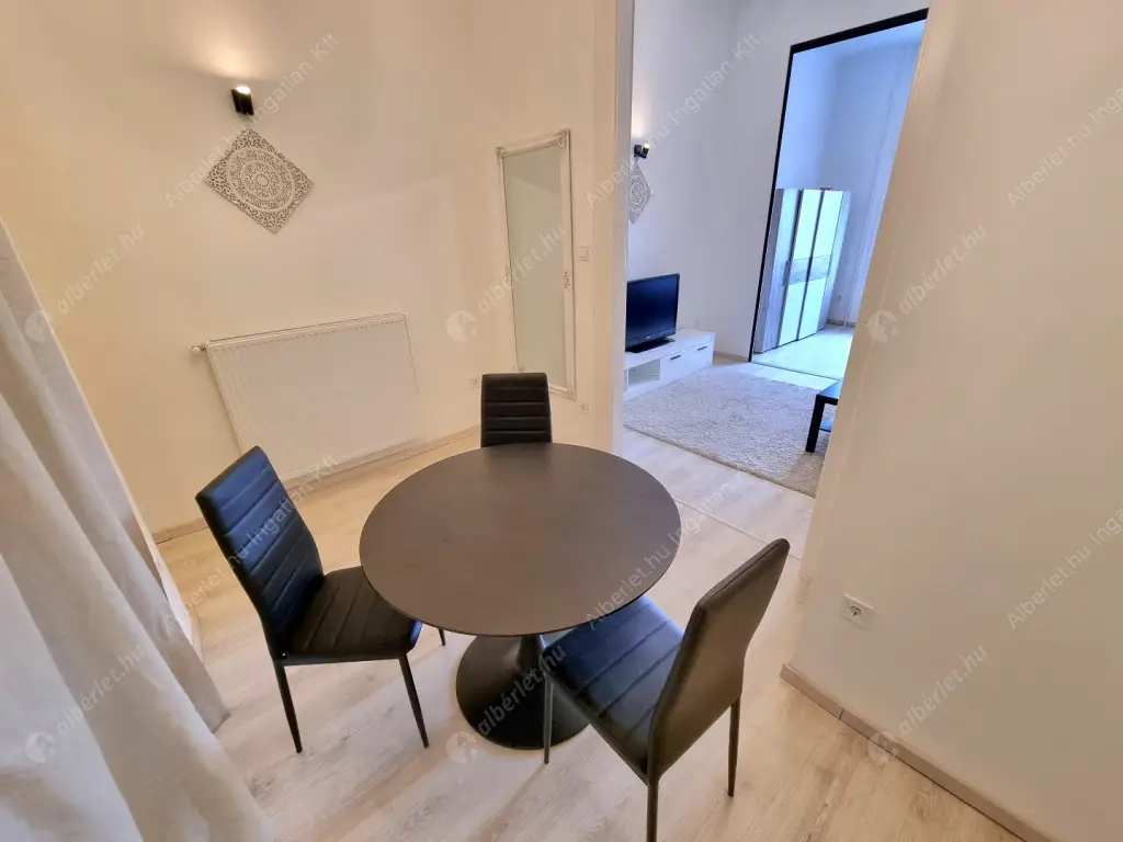 Kiadó albérlet 370000 Ft/hó áron: Budapest, XIII. kerület  Váci út. Mérete: 54 nm, 2 szobás | Alberlet.hu - 6570964