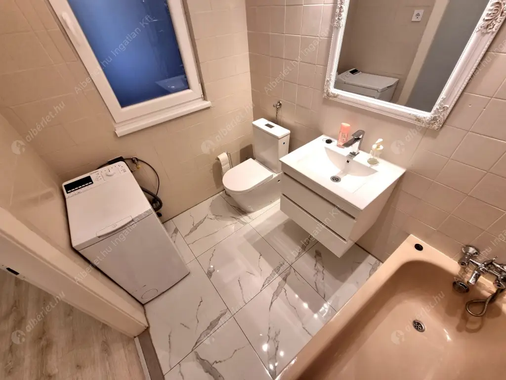 Kiadó albérlet 370000 Ft/hó áron: Budapest, XIII. kerület  Váci út. Mérete: 54 nm, 2 szobás | Alberlet.hu - 6570972