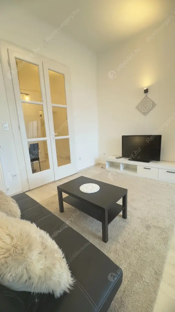 Kiadó albérlet 340000 Ft/hó áron: Budapest, XIII. kerület  Váci út. Mérete: 54 nm, 2 szobás | Alberlet.hu - 6595967