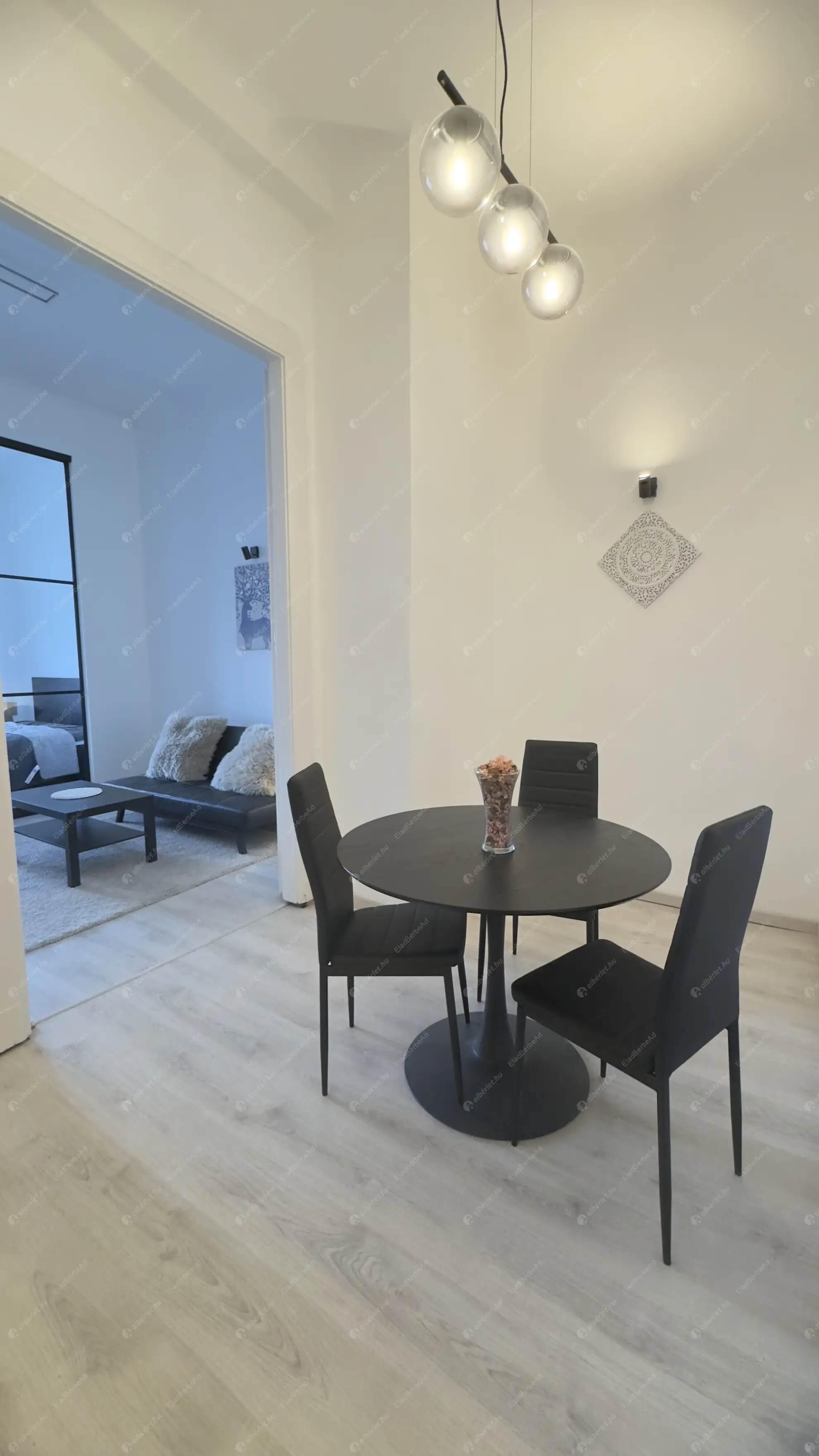 Kiadó albérlet 370000 Ft/hó áron: Budapest, XIII. kerület  Váci út. Mérete: 54 nm, 2 szobás | Alberlet.hu - 6569246