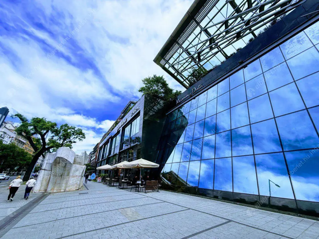 Kiadó albérlet 350000 Ft/hó áron: Budapest, XIII. kerület  Váci út. Mérete: 64 nm, 2 szobás | Alberlet.hu - 6585736