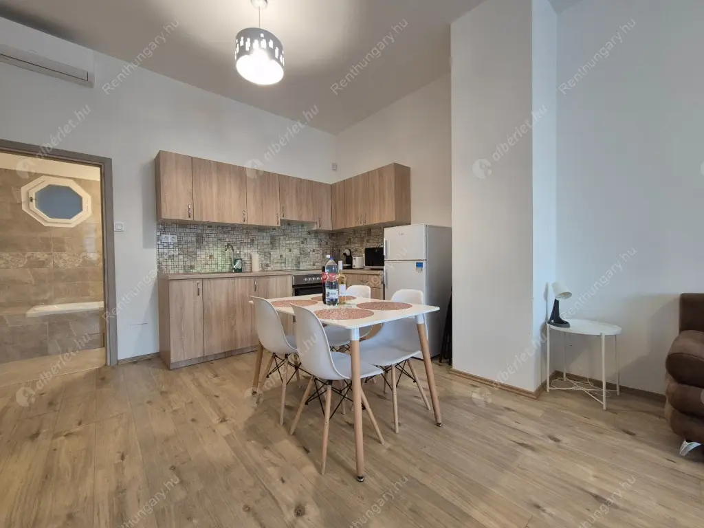 Kiadó albérlet 279000 Ft/hó áron: Budapest, XIII. kerület  Váci út. Mérete: 75 nm, 2 szobás | Alberlet.hu - 6549451