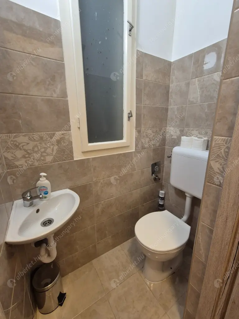 Kiadó albérlet 279000 Ft/hó áron: Budapest, XIII. kerület  Váci út. Mérete: 75 nm, 2 szobás | Alberlet.hu - 6549458