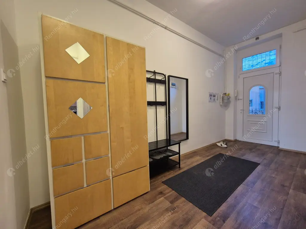 Kiadó albérlet 279000 Ft/hó áron: Budapest, XIII. kerület  Váci út. Mérete: 75 nm, 2 szobás | Alberlet.hu - 6549460