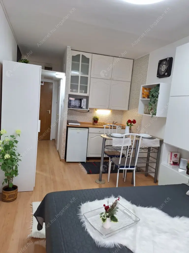 Kiadó albérlet 200000 Ft/hó áron: Budapest, XIII. kerület  Victor Hugo utca. Mérete: 20 nm, 1 szobás | Alberlet.hu - 6591809