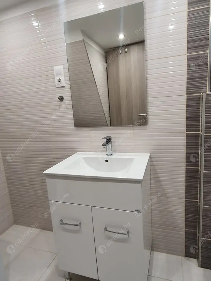 Kiadó albérlet 200000 Ft/hó áron: Budapest, XIII. kerület  Visegrádi  . Mérete: 30 nm, 1 szobás | Alberlet.hu - 6182556