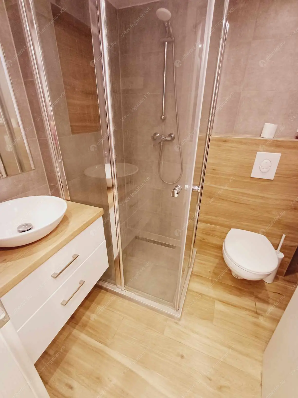 Kiadó albérlet 180000 Ft/hó áron: Budapest, XIII. kerület  Visegrádi utca. Mérete: 20 nm, 1 szobás | Alberlet.hu - 6207613