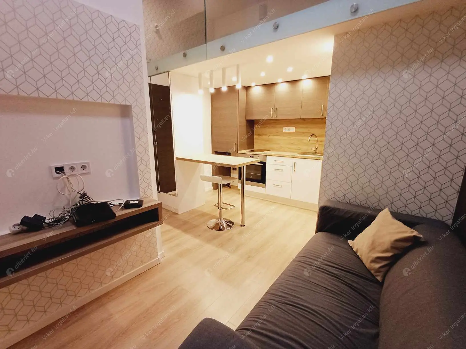 Kiadó albérlet 180000 Ft/hó áron: Budapest, XIII. kerület  Visegrádi utca. Mérete: 20 nm, 1 szobás | Alberlet.hu - 6207618