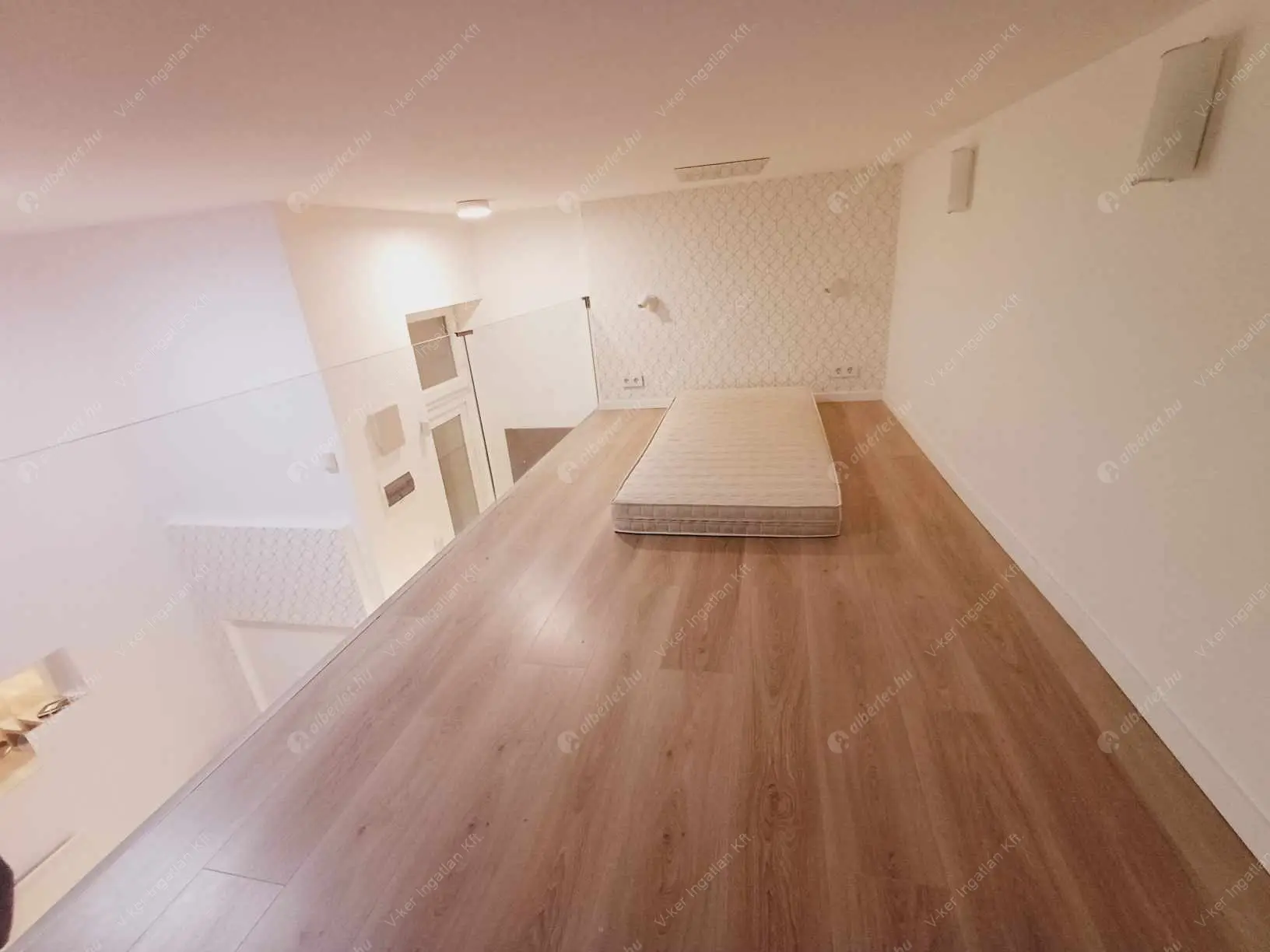 Kiadó albérlet 180000 Ft/hó áron: Budapest, XIII. kerület  Visegrádi utca. Mérete: 20 nm, 1 szobás | Alberlet.hu - 6207621