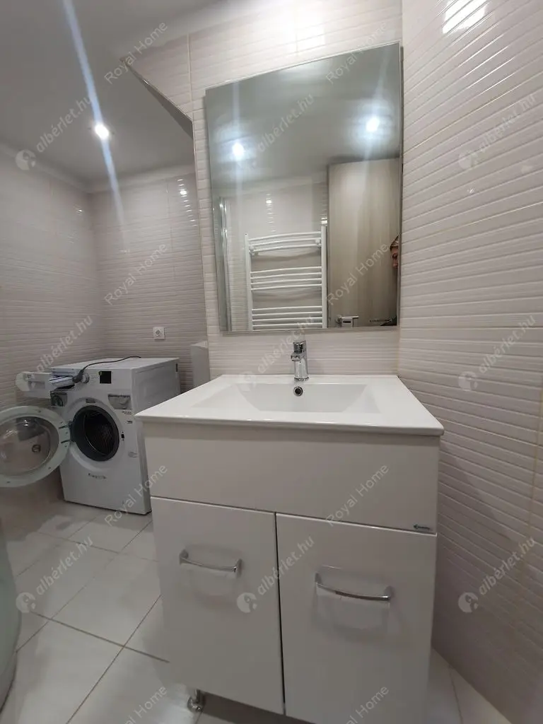 Kiadó albérlet 200000 Ft/hó áron: Budapest, XIII. kerület  Visegrádi utca. Mérete: 25 nm, 1 szobás | Alberlet.hu - 5328509