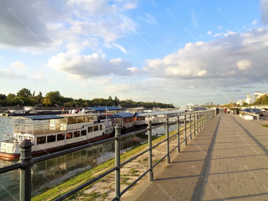 Kiadó albérlet 320000 Ft/hó áron: Budapest, XIII. kerület  Visegrádi utca. Mérete: 70 nm, 2 szobás | Alberlet.hu - 6640510
