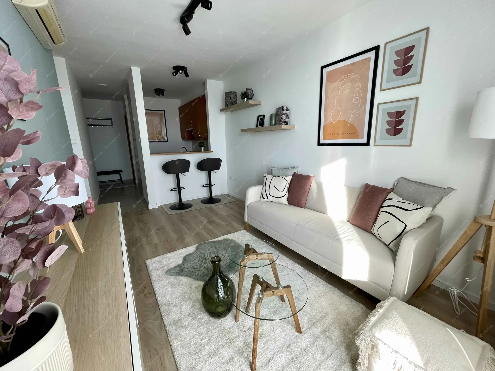 Kiadó albérlet 315000 Ft/hó áron: Budapest, XIII. kerület  Viza utca. Mérete: 45 nm, 1 szobás | Alberlet.hu - 6632417