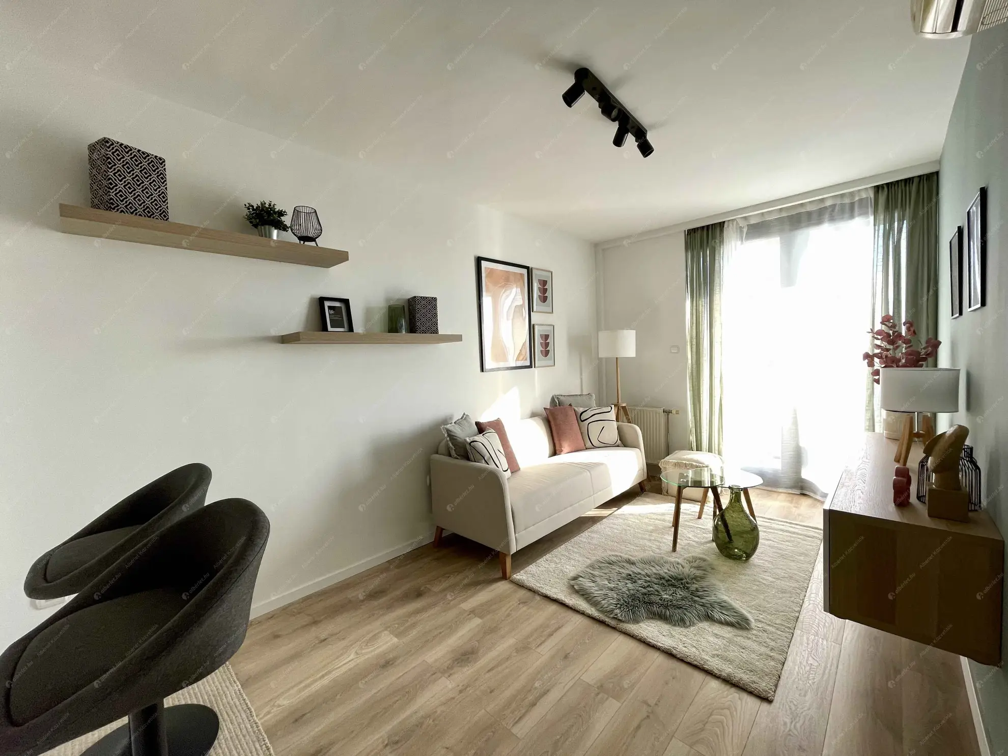 Kiadó albérlet 315000 Ft/hó áron: Budapest, XIII. kerület  Viza utca. Mérete: 45 nm, 1 szobás | Alberlet.hu - 6632422