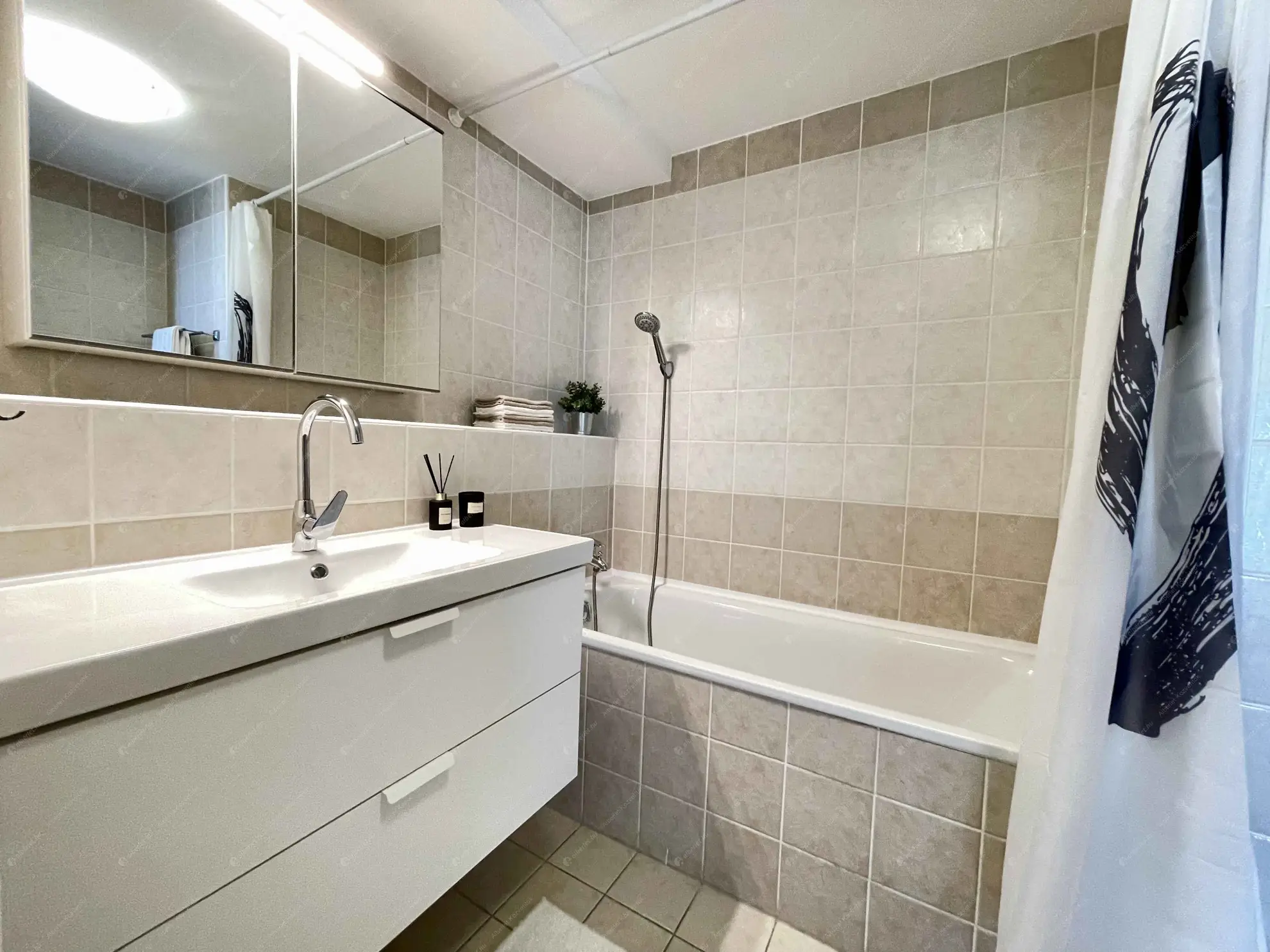 Kiadó albérlet 315000 Ft/hó áron: Budapest, XIII. kerület  Viza utca. Mérete: 45 nm, 1 szobás | Alberlet.hu - 6632423