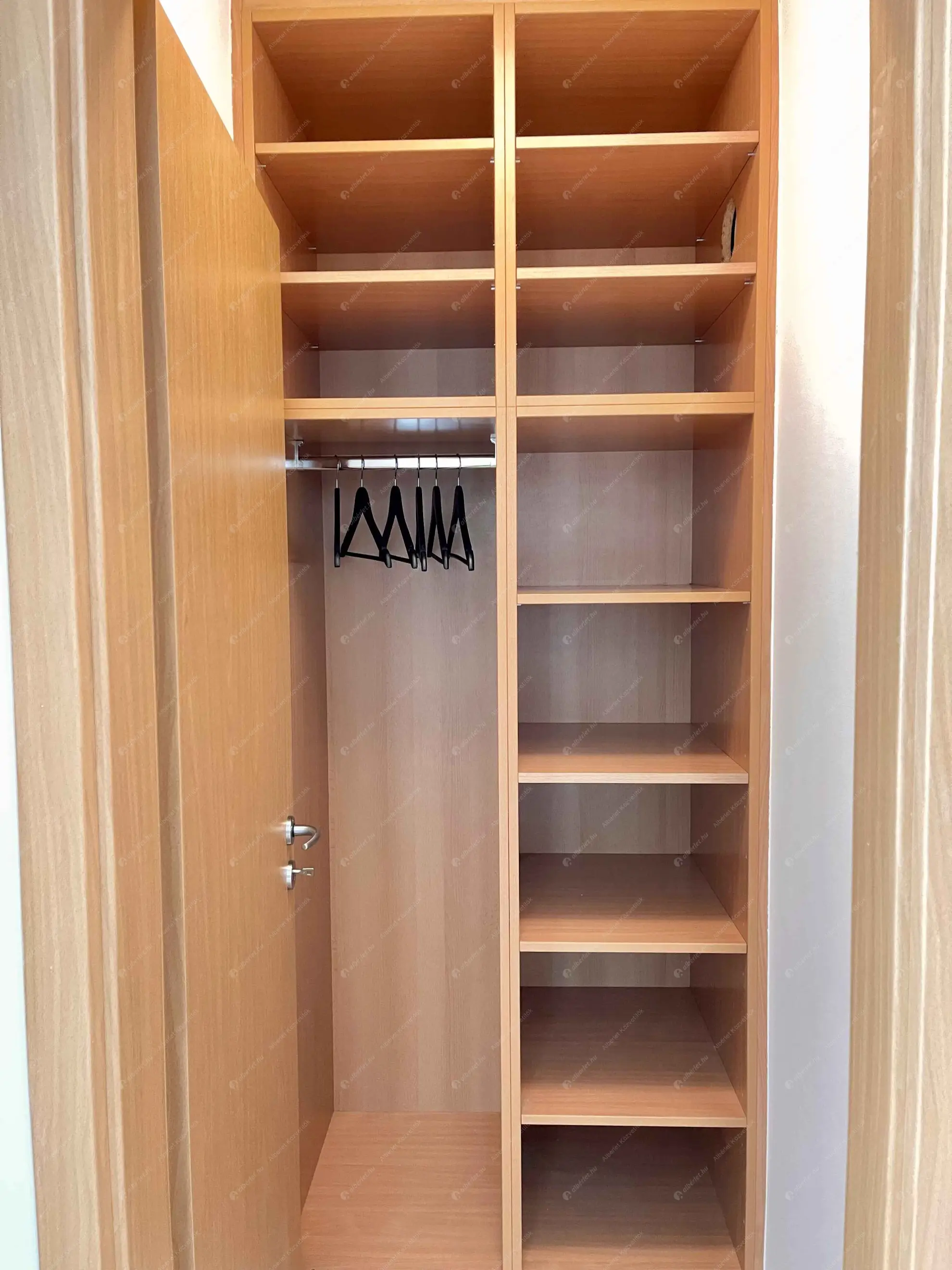 Kiadó albérlet 315000 Ft/hó áron: Budapest, XIII. kerület  Viza utca. Mérete: 45 nm, 1 szobás | Alberlet.hu - 6632426