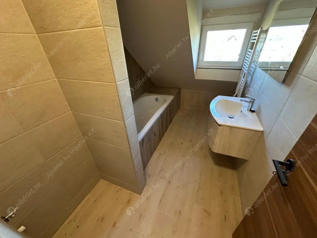 Kiadó albérlet 340000 Ft/hó áron: Budapest, XIV. kerület  Álmos vezér útja. Mérete: 71 nm, 2 szobás | Alberlet.hu - 6574757