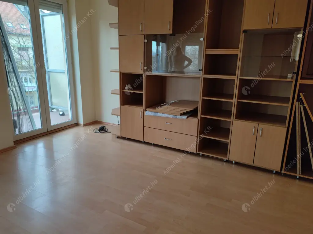 Kiadó albérlet 230000 Ft/hó áron: Budapest, XIV. kerület  Amerikai út. Mérete: 45 nm, 1 szobás | Alberlet.hu - 6590454