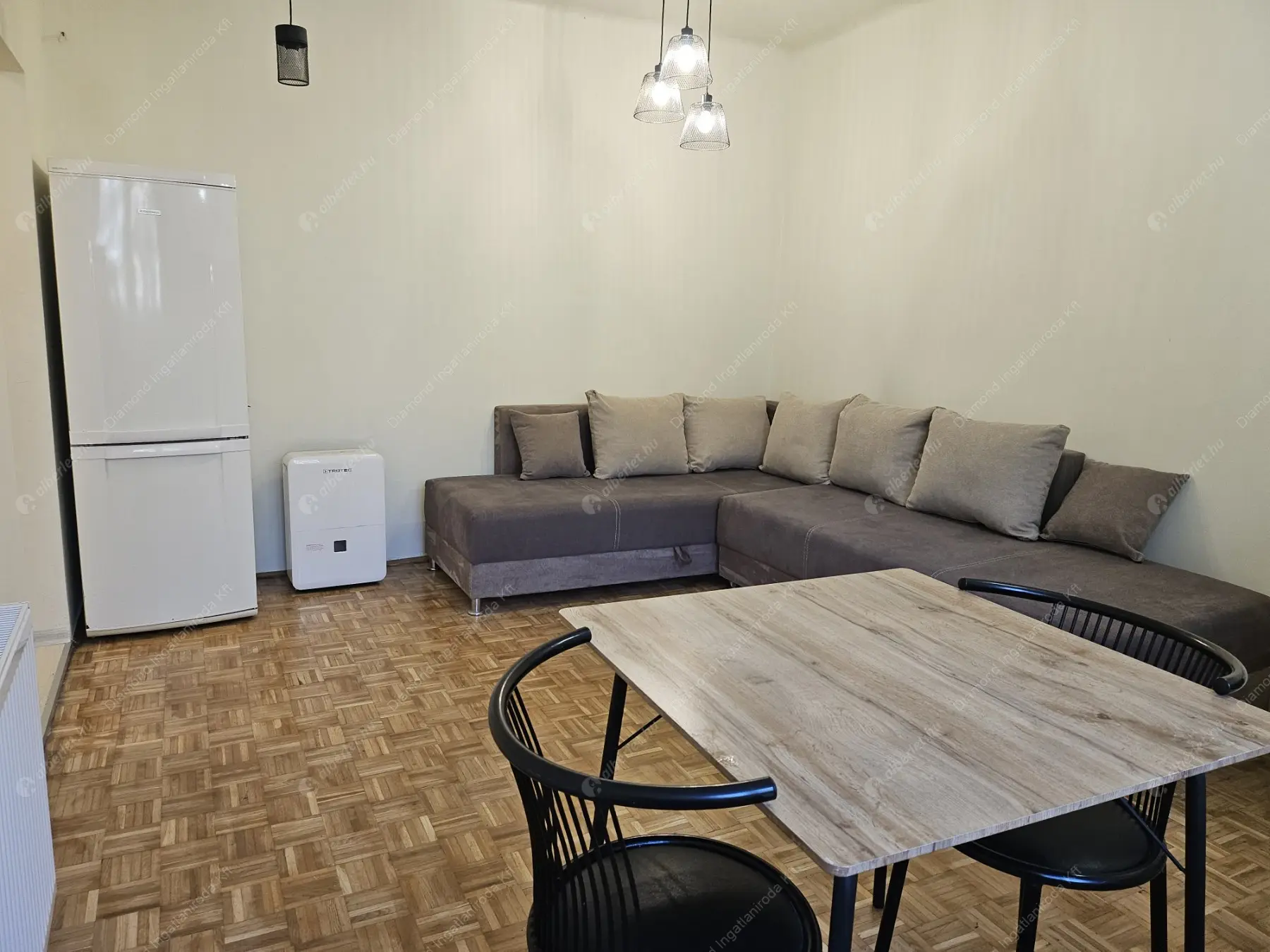 Kiadó albérlet 210000 Ft/hó áron: Budapest, XIV. kerület  Angol utca. Mérete: 34 nm, 1 szobás | Alberlet.hu - 6578601