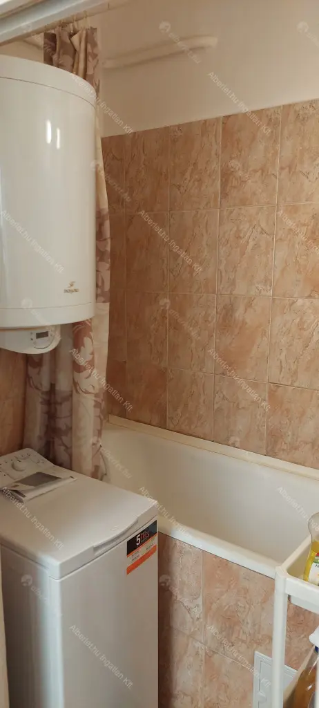 Kiadó albérlet 190000 Ft/hó áron: Budapest, XIV. kerület  Báróczy utca. Mérete: 29 nm, 1 szobás | Alberlet.hu - 6705015