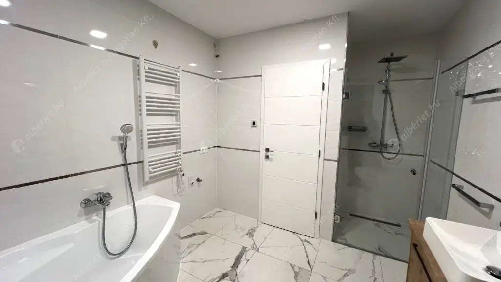 Kiadó albérlet 750000 Ft/hó áron: Budapest, XIV. kerület  Bazsarózsa utca. Mérete: 126 nm, 4 szobás | Alberlet.hu - 6592538