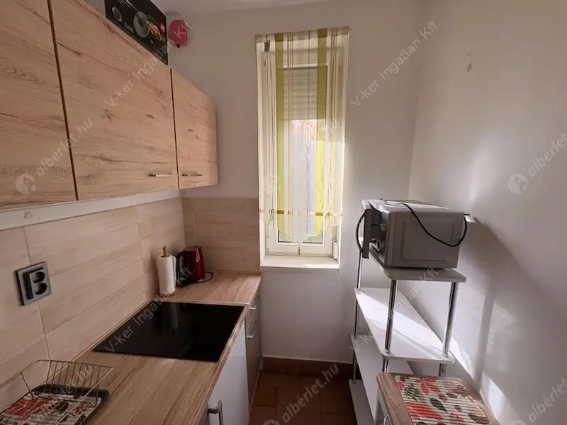 Kiadó albérlet 170000 Ft/hó áron: Budapest, XIV. kerület  Beckó utca. Mérete: 30 nm, 1 szobás | Alberlet.hu - 6576678