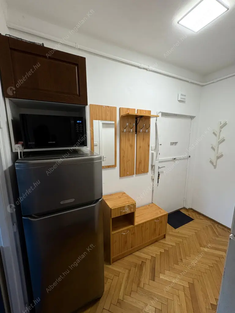 Kiadó albérlet 240000 Ft/hó áron: Budapest, XIV. kerület  Bosnyák tér. Mérete: 40 nm, 1 szobás | Alberlet.hu - 6597527