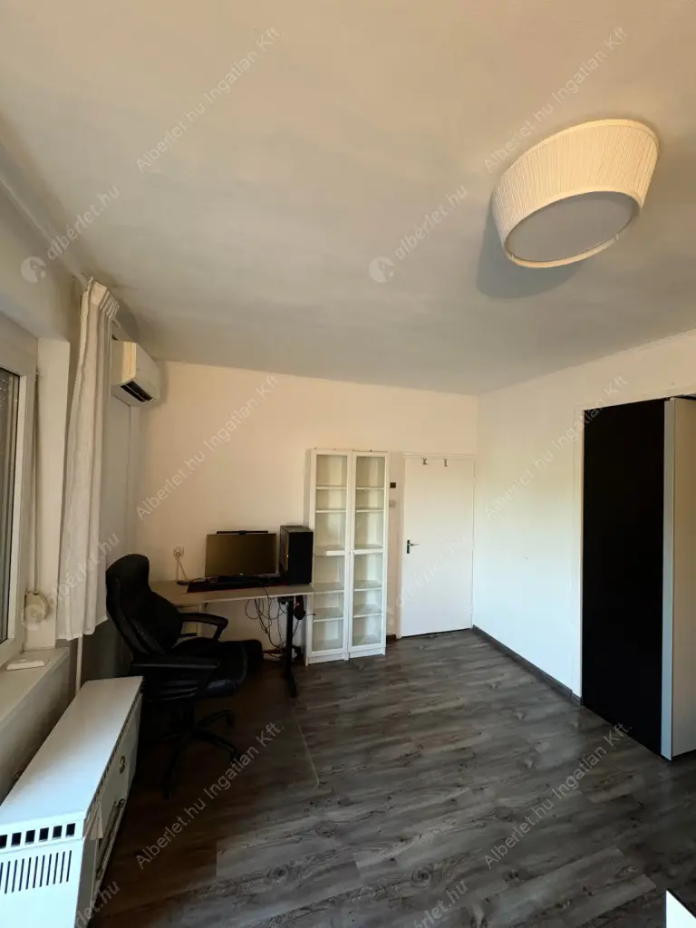 Kiadó albérlet 240000 Ft/hó áron: Budapest, XIV. kerület  Bosnyák tér. Mérete: 40 nm, 1 szobás | Alberlet.hu - 6599818
