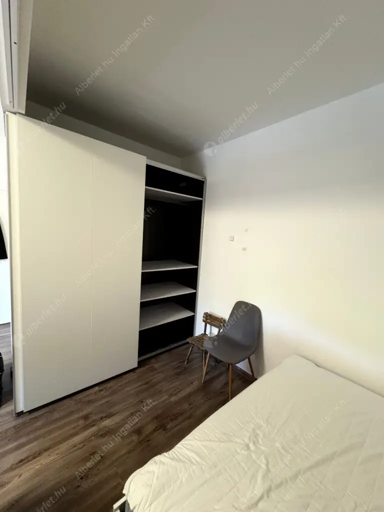 Kiadó albérlet 240000 Ft/hó áron: Budapest, XIV. kerület  Bosnyák tér. Mérete: 40 nm, 1 szobás | Alberlet.hu - 6599820
