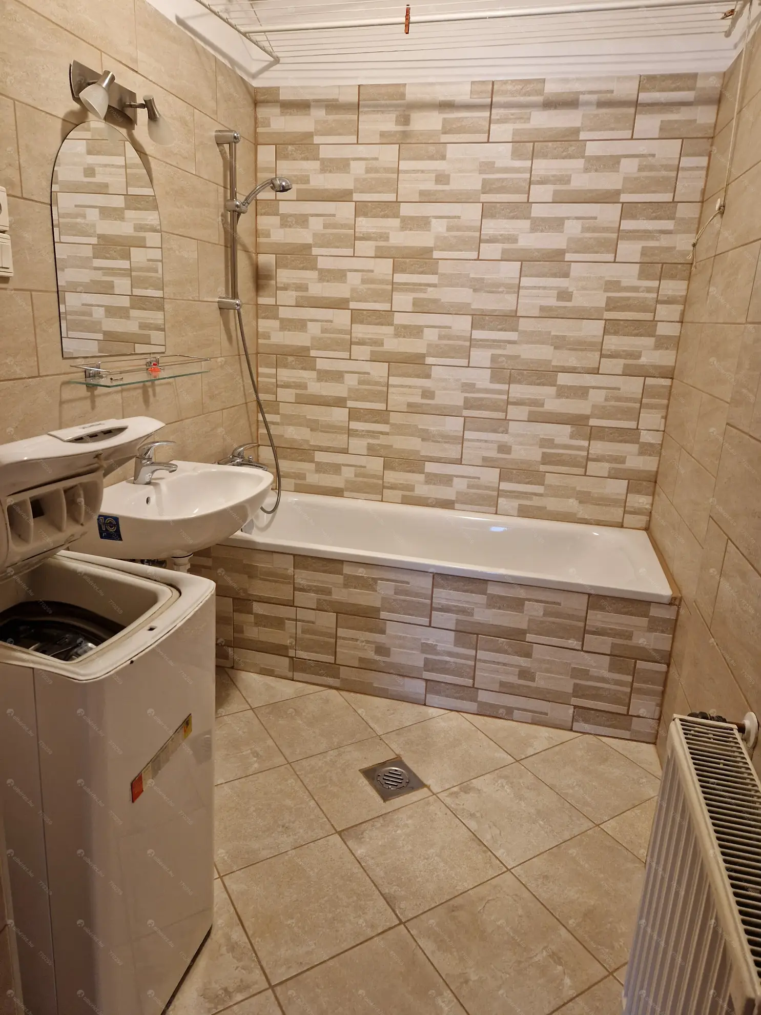 Kiadó albérlet 295000 Ft/hó áron: Budapest, XIV. kerület  Bosnyák tér. Mérete: 65 nm, 3 szobás | Alberlet.hu - 6569654