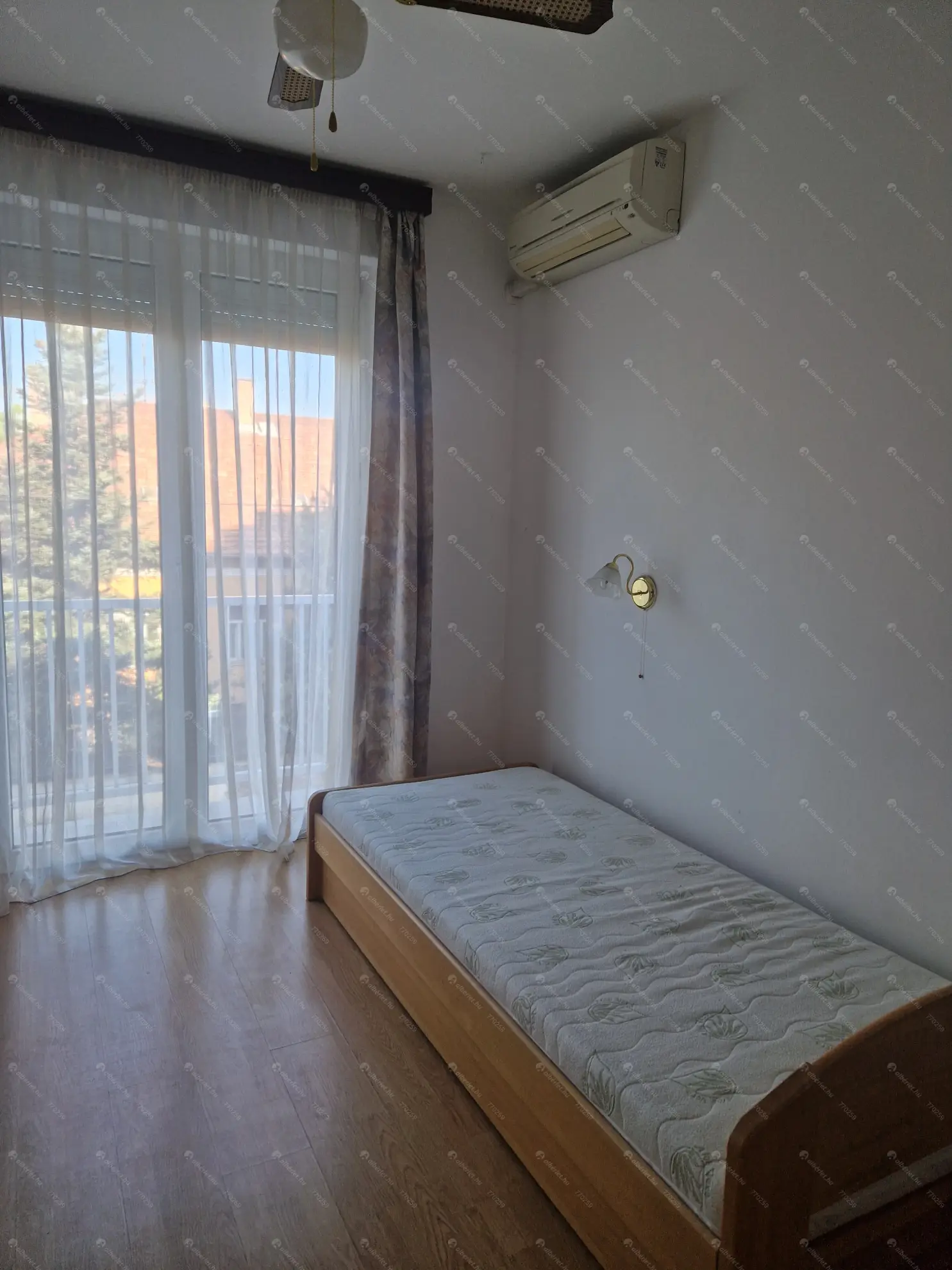 Kiadó albérlet 295000 Ft/hó áron: Budapest, XIV. kerület  Bosnyák tér. Mérete: 65 nm, 3 szobás | Alberlet.hu - 6569656