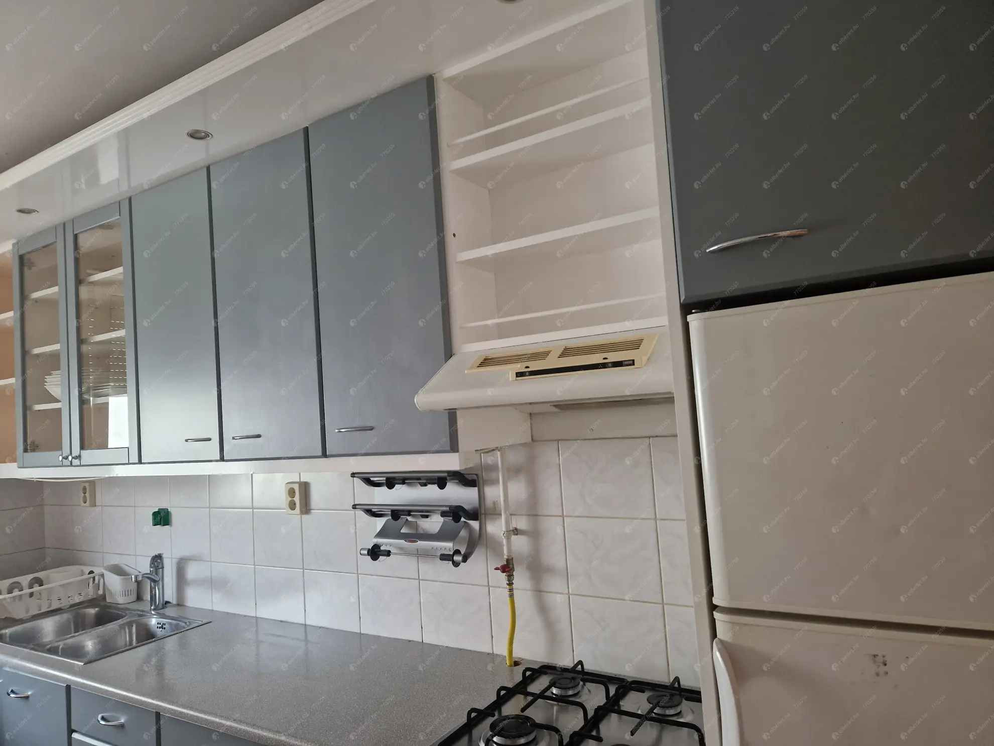 Kiadó albérlet 295000 Ft/hó áron: Budapest, XIV. kerület  Bosnyák tér. Mérete: 65 nm, 3 szobás | Alberlet.hu - 6569657