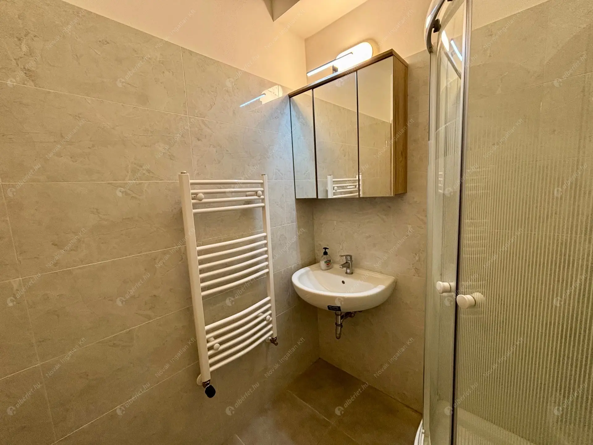 Kiadó albérlet 480000 Ft/hó áron: Budapest, XIV. kerület  Bosnyák utca. Mérete: 112 nm, 4 szobás | Alberlet.hu - 6352728