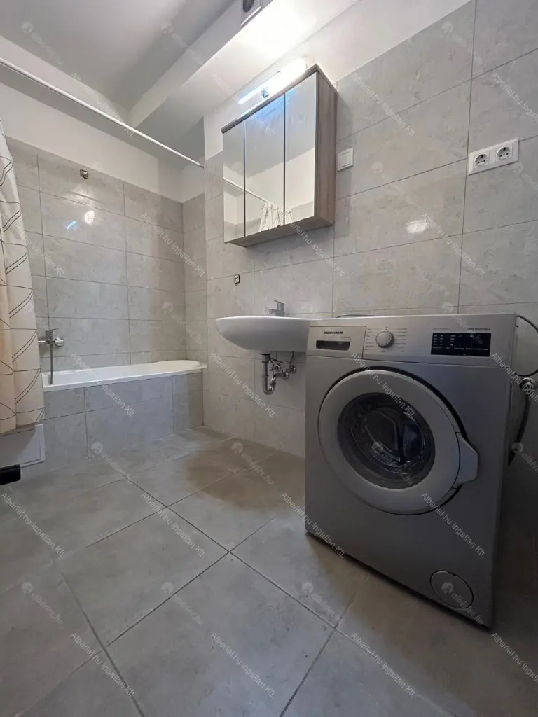 Kiadó albérlet 450000 Ft/hó áron: Budapest, XIV. kerület  Bosnyák utca. Mérete: 112 nm, 4 szobás | Alberlet.hu - 6685959