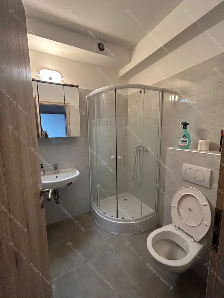 Kiadó albérlet 450000 Ft/hó áron: Budapest, XIV. kerület  Bosnyák utca. Mérete: 112 nm, 4 szobás | Alberlet.hu - 6685961