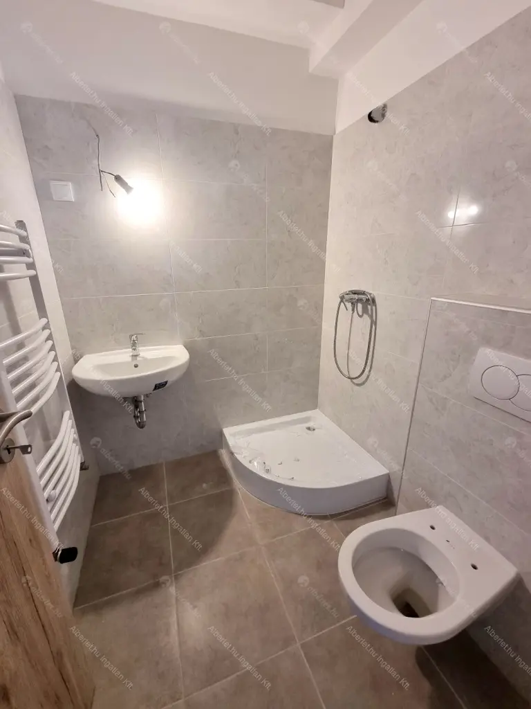 Kiadó albérlet 450000 Ft/hó áron: Budapest, XIV. kerület  Bosnyák utca. Mérete: 112 nm, 4 szobás | Alberlet.hu - 6694225