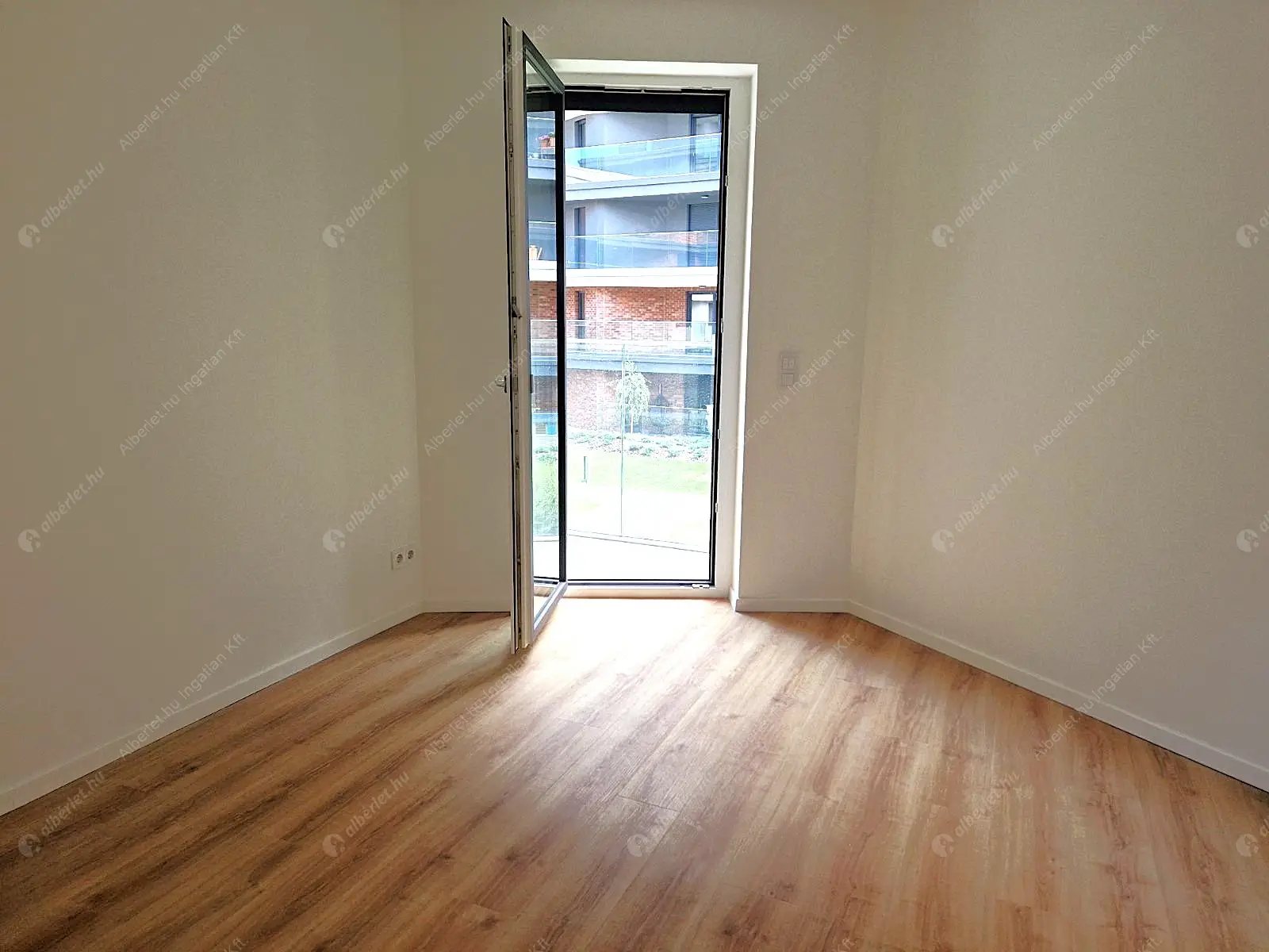 Kiadó albérlet 340000 Ft/hó áron: Budapest, XIV. kerület  Bosnyák utca. Mérete: 47 nm, 2 szobás | Alberlet.hu - 6546937