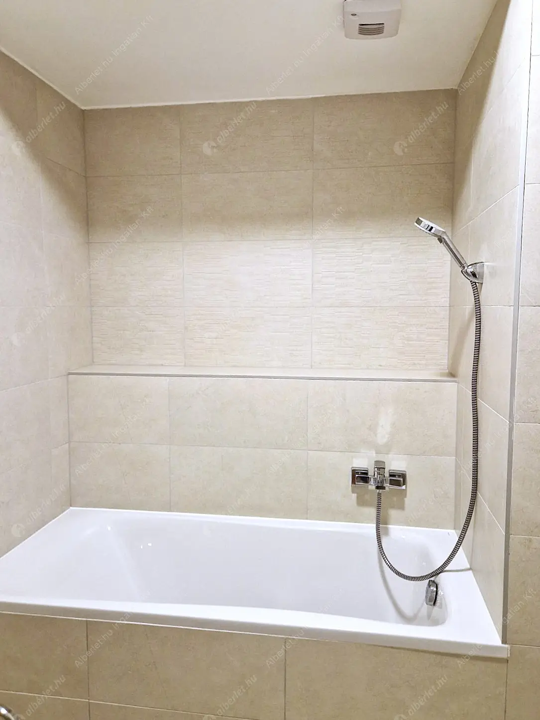 Kiadó albérlet 340000 Ft/hó áron: Budapest, XIV. kerület  Bosnyák utca. Mérete: 47 nm, 2 szobás | Alberlet.hu - 6546944